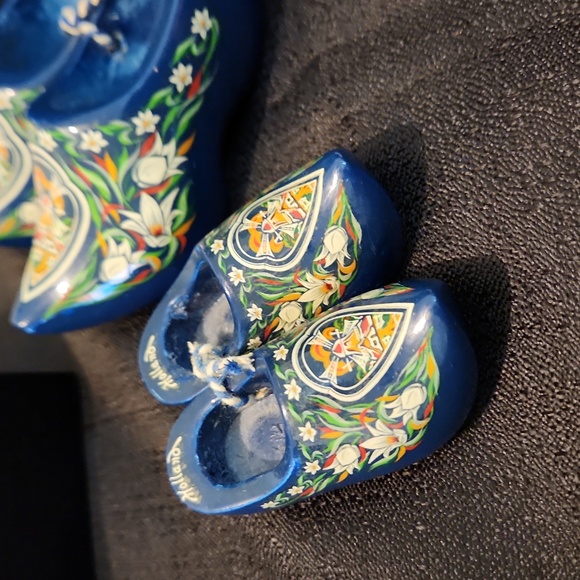 VINTAGE MINI DUTCH BLUE HAND PAINTED WINDMILL WOODEN CLOGS.HOLLAND - Picture 1 of 6
